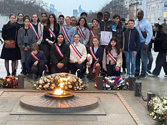 Visite CMJ au Sénat et ravivage de la flamme du soldat inconnu 3 mars 2026