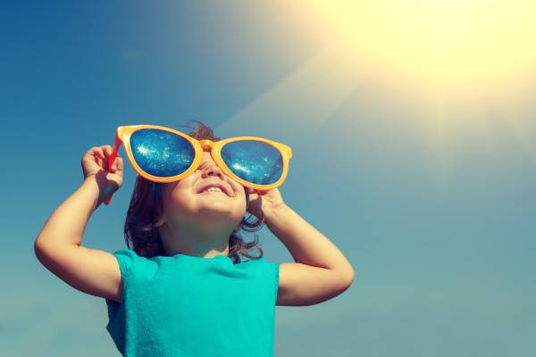 Enfant grosses lunettes soleil